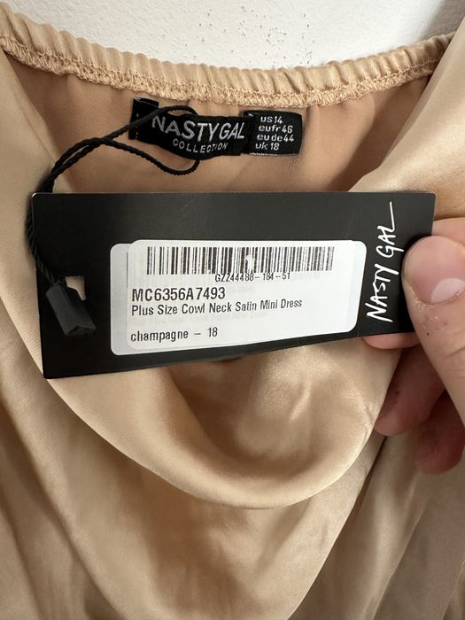 Rochie crem Nasty Gal marimea 46