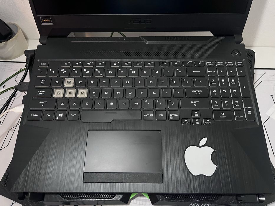 Laptop ASUS TUF F15 gaming vine cu windows 11 pro activat