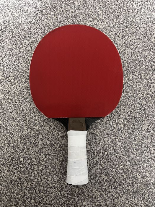 Теннисная ракетка