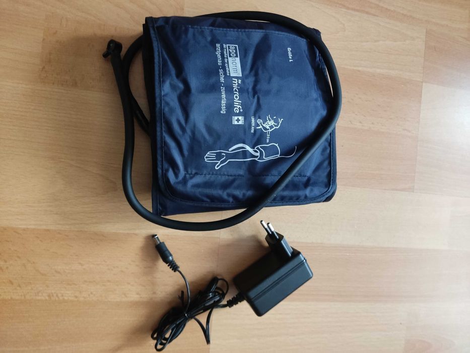 Зарядно, манометър, слушалки, 2бр.помпи и маркучи