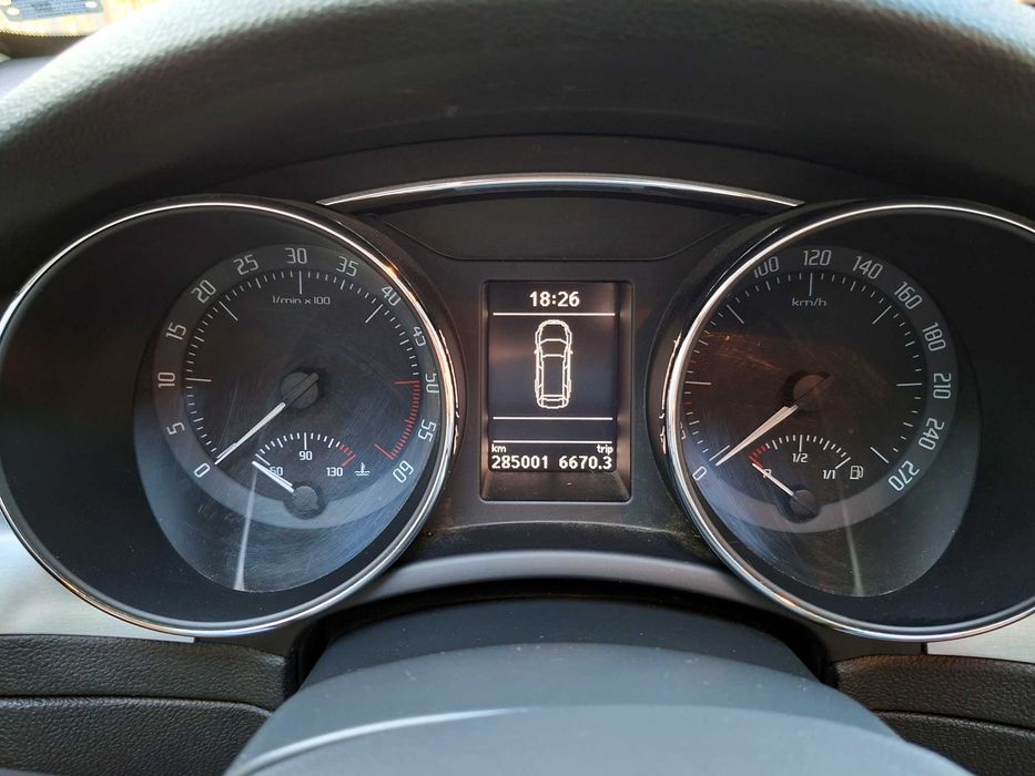 SKODA SUPERB 1.6TDI Обслужена, ЧИП, Сервизна история, Отлично състояние