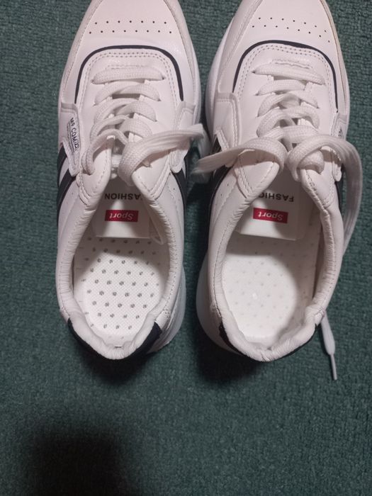 Кросовки женские белые 38 размер
