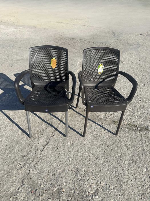 Комплект маса и 4 стола за вашата тераса