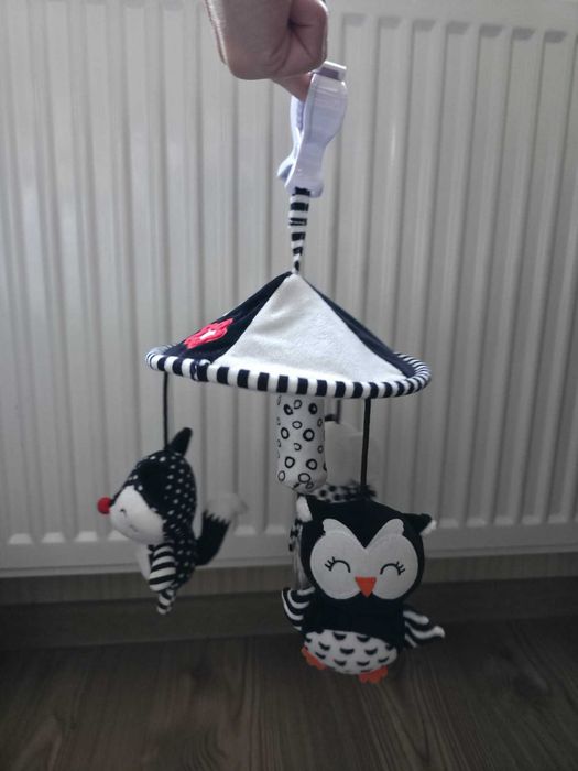 Carusel alb-negru copii