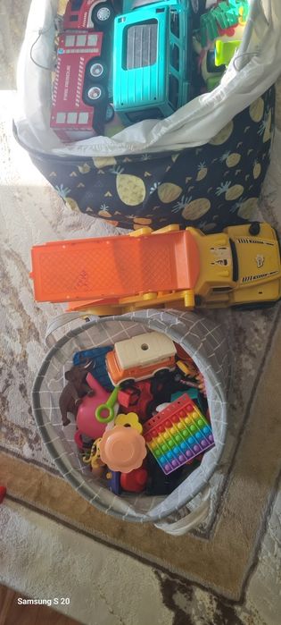 Игрушки разные машина конструкторы всё есть