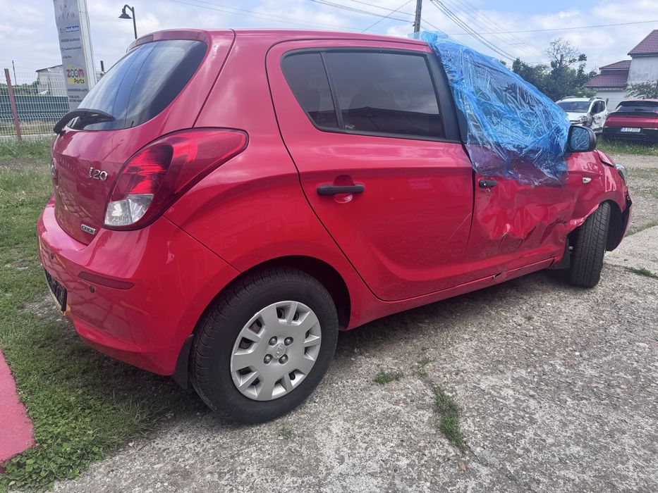 haion complet echipat lampa stop spate suport bara stanga dreapta Hyundai i20 facelift 2009-2014