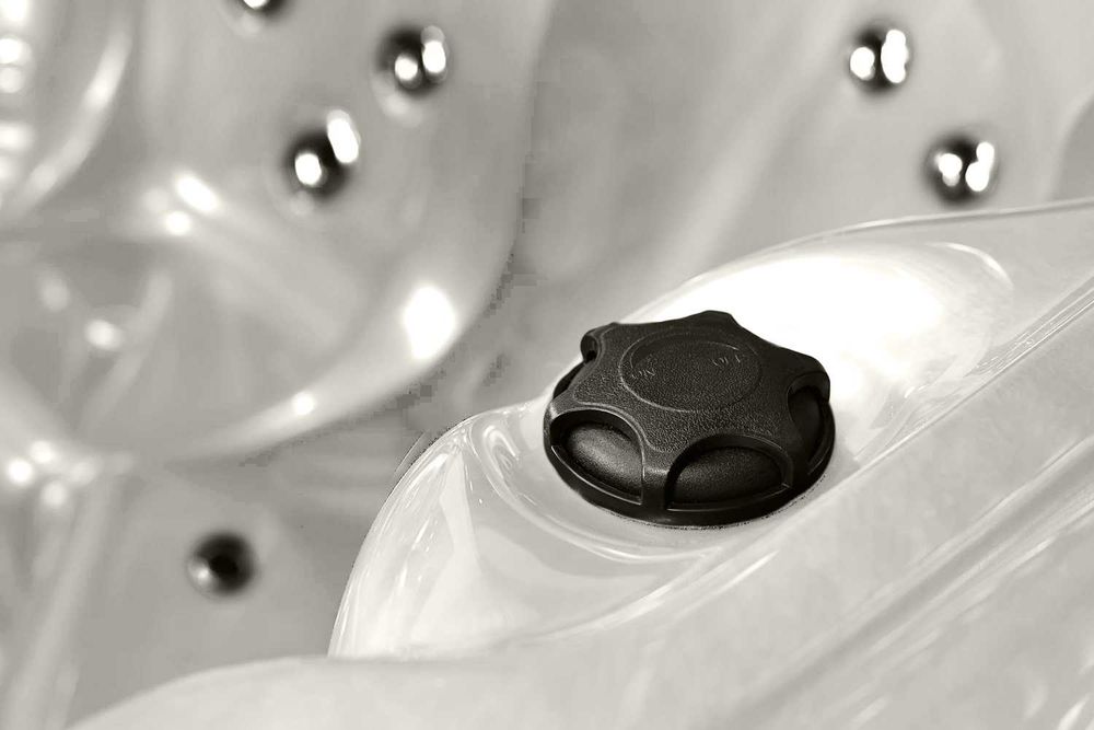 6-местно хидромасажно джакузи HT-01