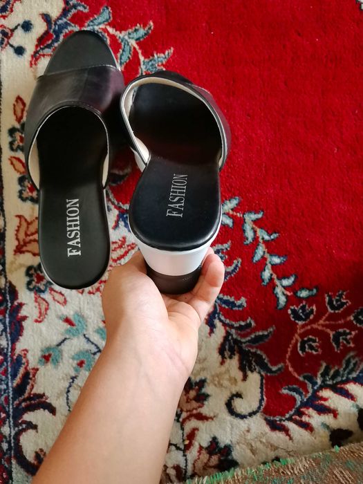 Дамски чехли; модел платформа