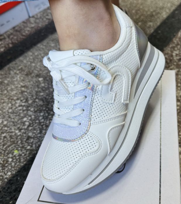 Дамски маратонки на платформа