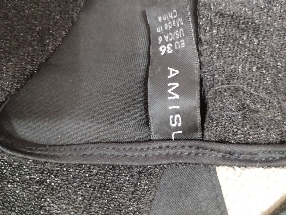 Гащеризон Amisu
Размер 36 
Гр.Шумен, куриери 
15 лв.