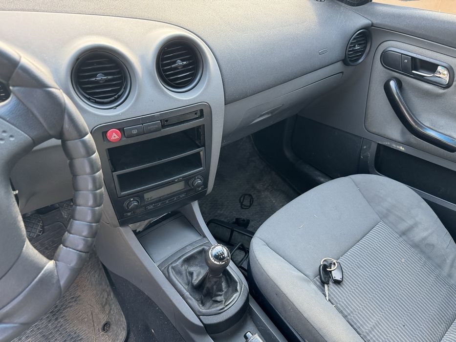 Продавам сеат кордоба на части само