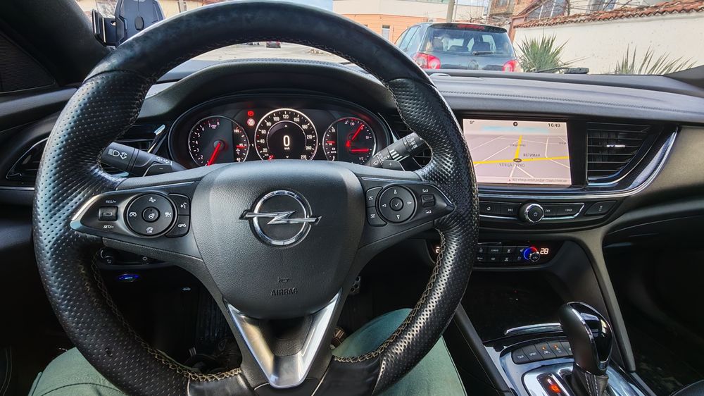 Опел Инсигния 2017 газ-бензин  4х4