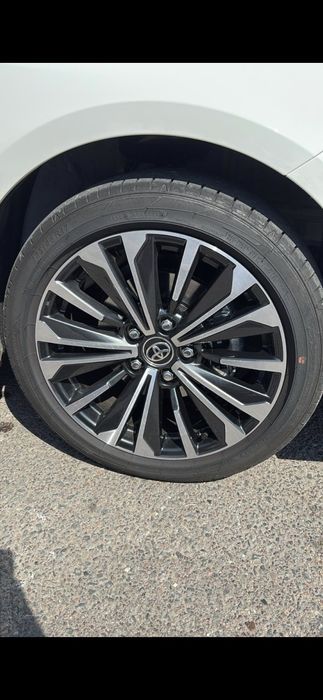 Vand set jante/roti 17/18 originale Toyota