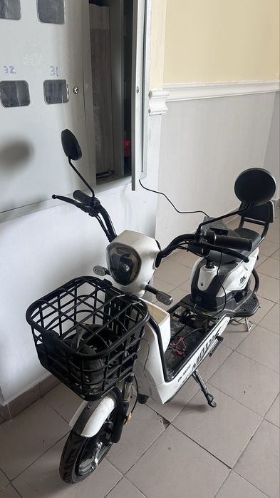 Электроный скутер