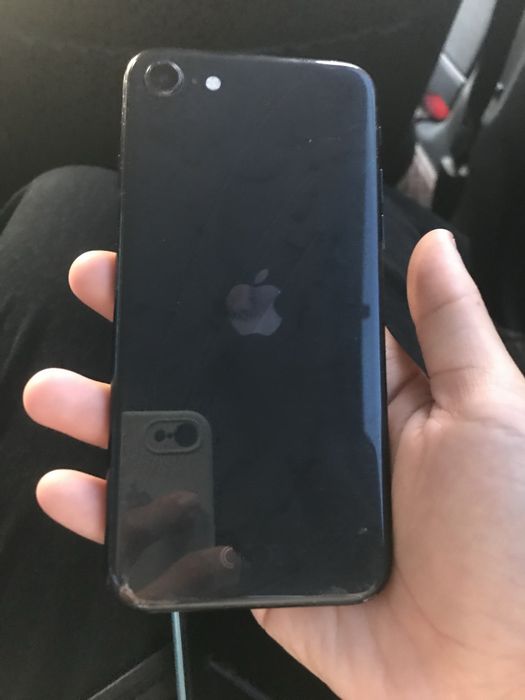 iPhone SE (2020года), Infinix