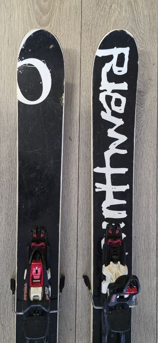 Schiuri de tura freestyle Ninthward 180 cm + legături Tyrolia Attack 1