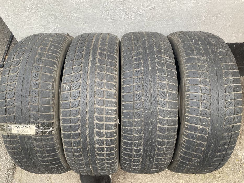 Б/у Зимние шины 235/65/18 комплект