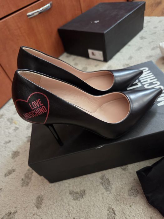 Vind pantofi eleganți