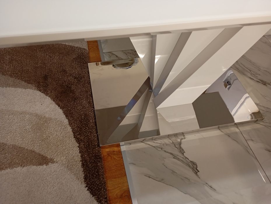 Траоезарна маса 160/90 Бял Гланц. Със стъкло.