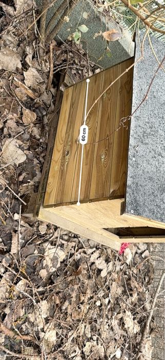 Cușcă câine din lemn – solidă, rezistentă