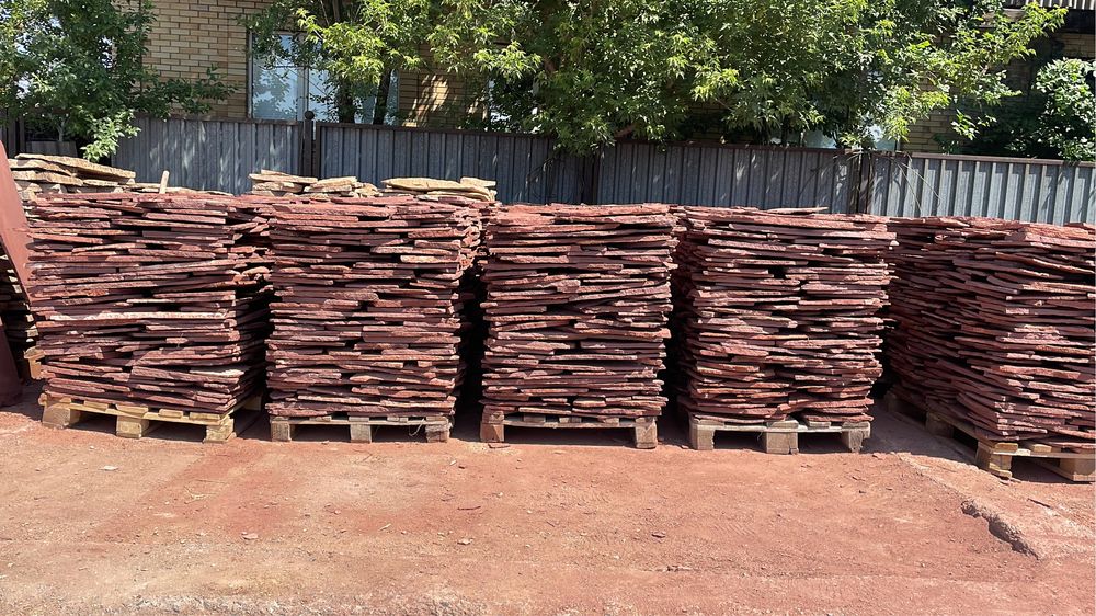 камень Плитняк в Астане