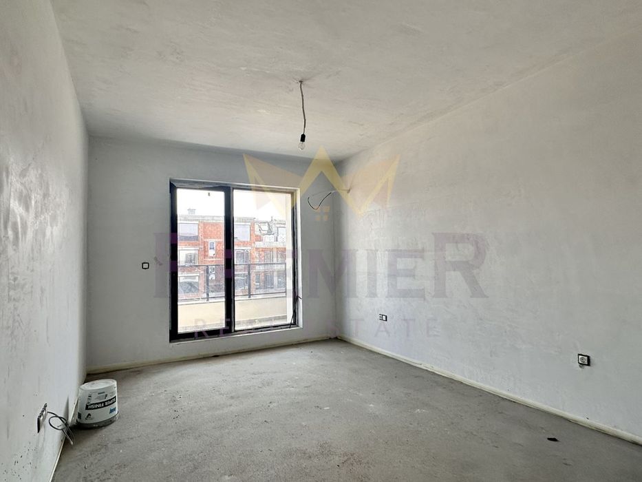 Продава се Тристаен апартамент в Пловдив, Остромила - 122 кв.м за 694 €/кв.м - Снимка #4