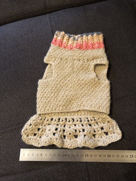 Кучешка дрешка - ръчно изплетена