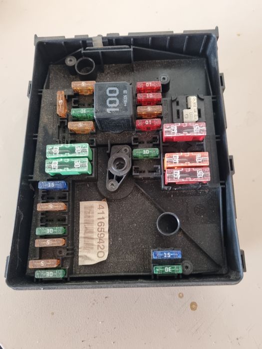 panou siguranțe VW golf5 plus