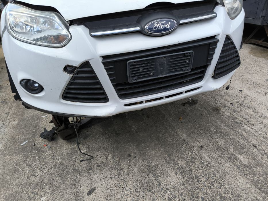 Предна броня за Ford Focus MK 3