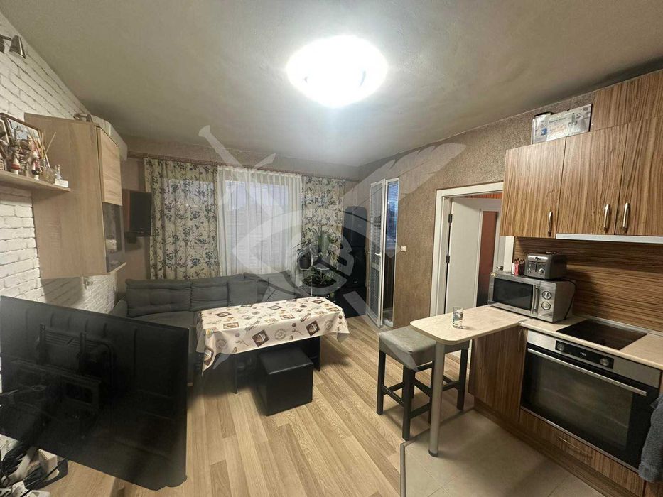 Двуетажна къща в Черни връх 97021