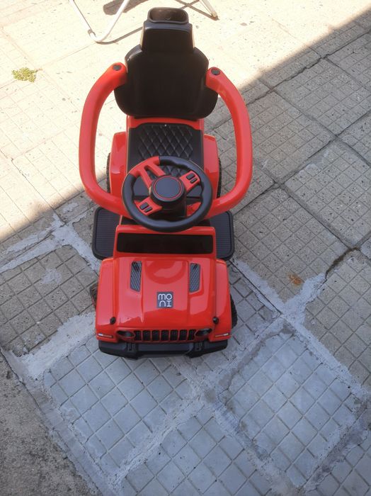 Кола със сеник..