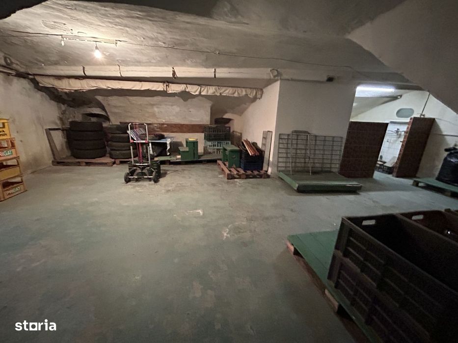 Vand spatiu (fost restaurant) Aradul-Nou,pe Calea Timisorii,st.274 mp.