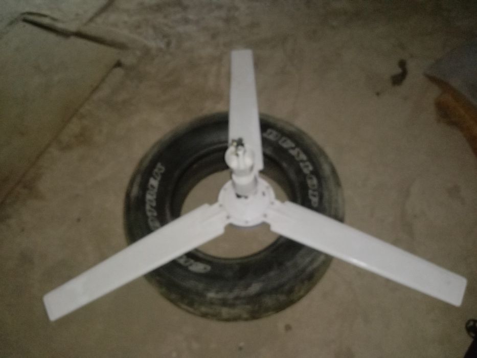 Потолочный вентилятор