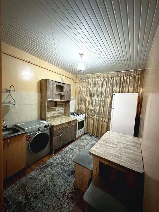 Novza metrosi yaqinida 1 xonali kvartira ijaraga beriladi (bez makler)