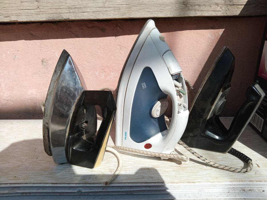 Утюги разные б/у