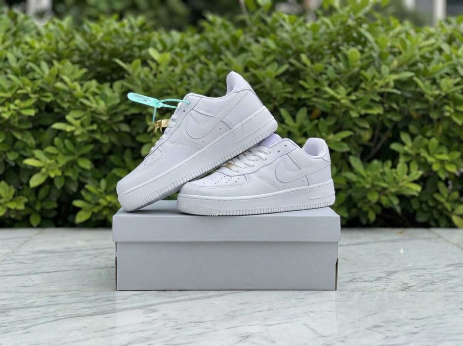 Adidasi Nike Air Force 1 Triple White Low