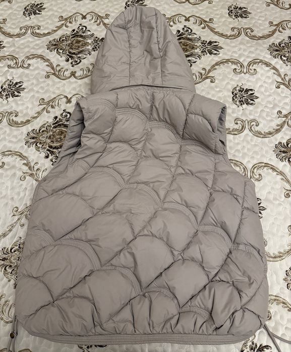 Бежевая женская безрукавка, абсолютно новая, размер Л-ХЛ