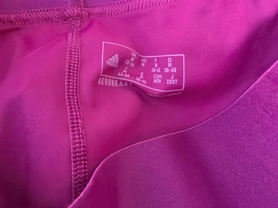 Adidas оригинален дамски клин нов М  размер