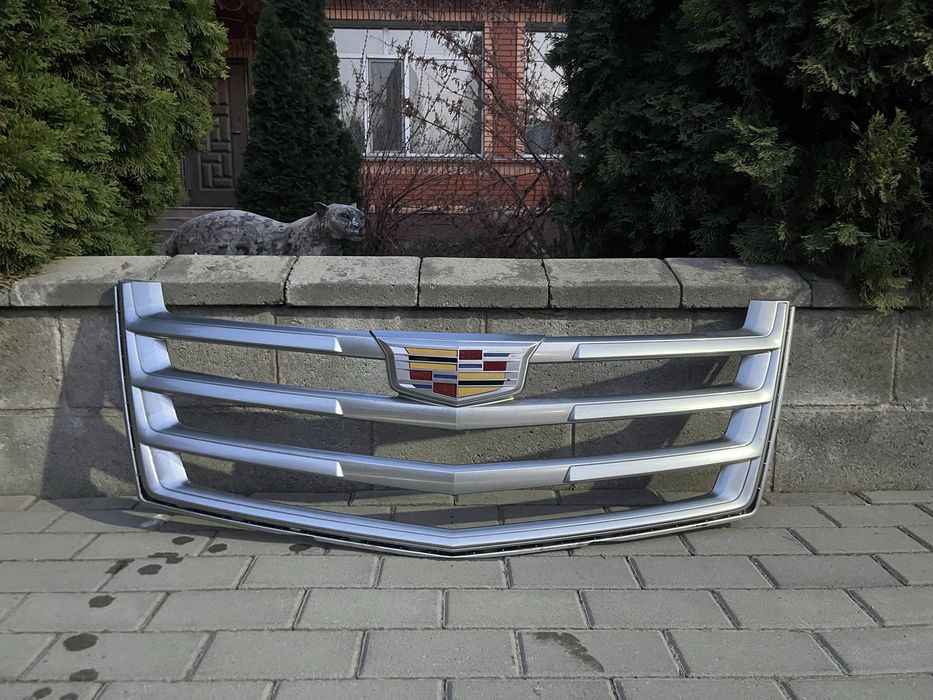 Решетка на cadilac escalade