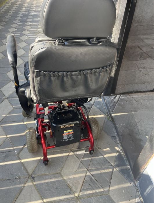 Carucior electric batrani