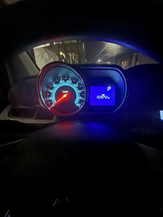 Спарк сотилади автомат 4 позиция