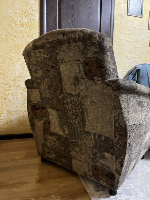 Продается диван и 2 кресло