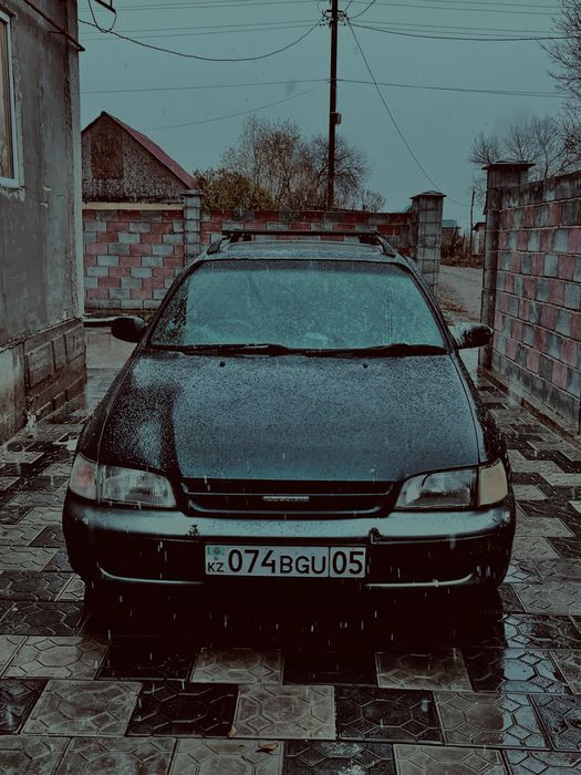 Тайота калдина 2.0