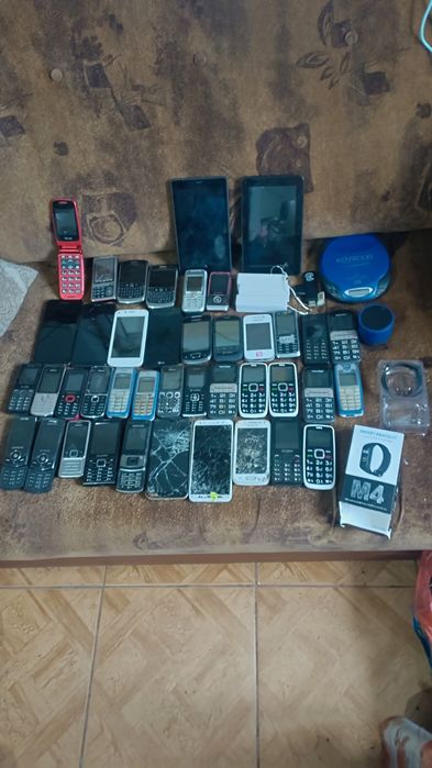 Lichidare stoc diverse preț 50lei buc