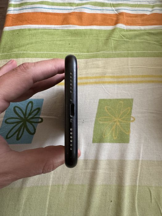 Iphone XR, черен 64GB