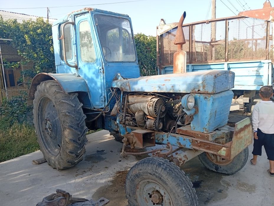 Т28 трактори сотилади