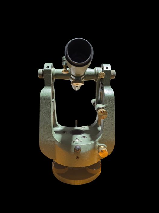 Teodolit  , Nivela optica