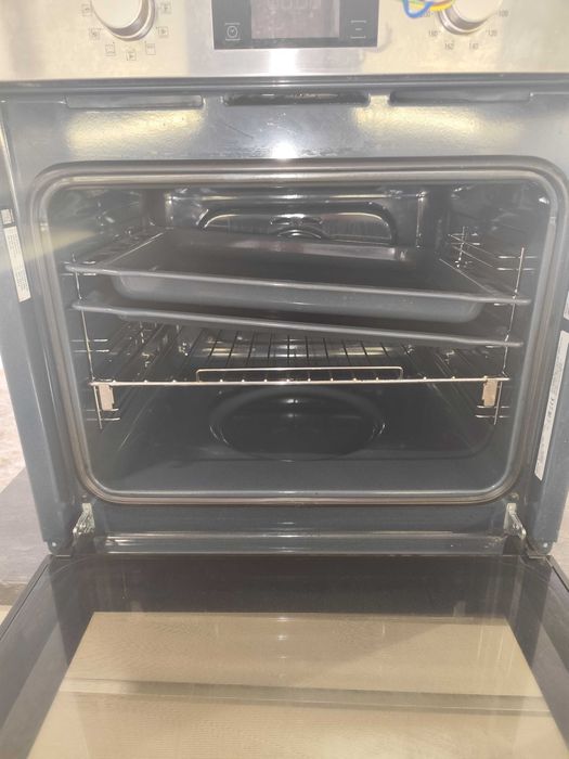 Фурна за вграждане Hotpoint Ariston FA3 841 H IX HA – Инокс – Като нова!
