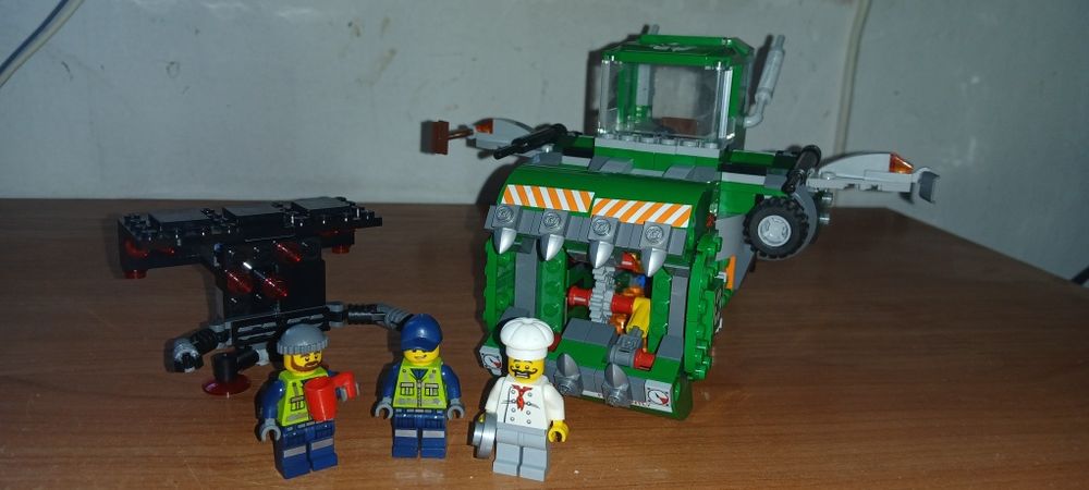THE LEGO MOVIE 70806 - боклукчийска преса, 2 в 1