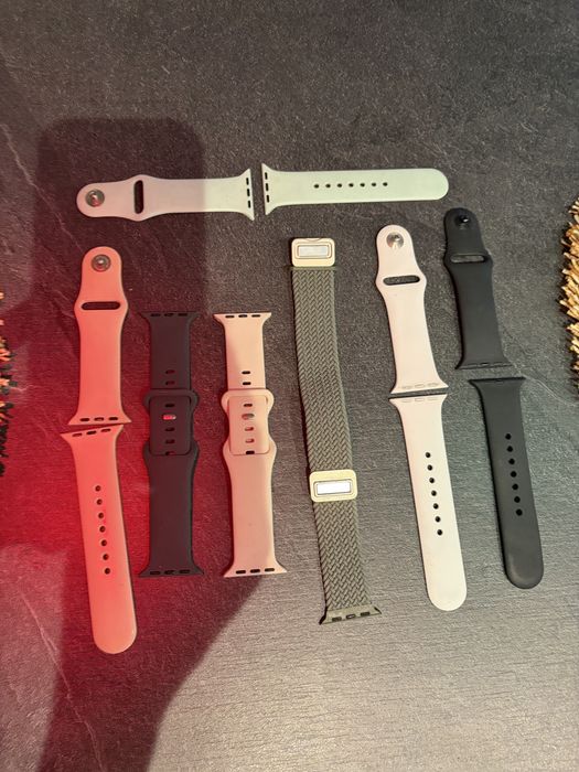 Apple Watch  SE3 si 7 curele de schimb